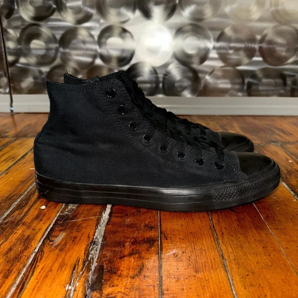 Converse Chuck Taylor All Star High Top Sneakers Unisex M10 W12 Black Lace Up